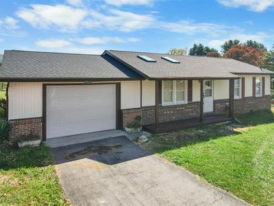 19605 Greenbriar Dr