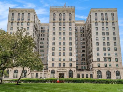 15 E Kirby St APT 922