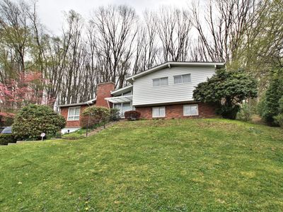 52 Meadowbrook Ave