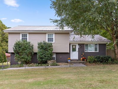 5120 Lake Circle Dr NE