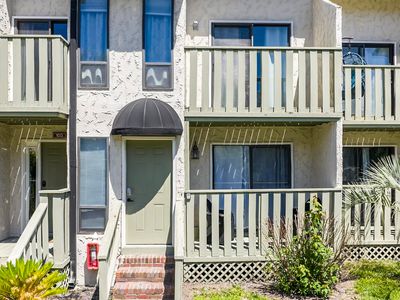 303 20th Ave. S #203