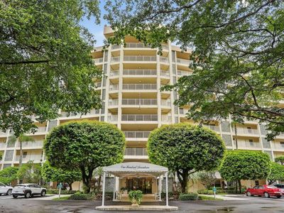 3520 Oaks Way #110