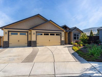 3283 Fallen Oak Dr