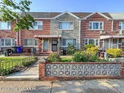214 Bay 48th St