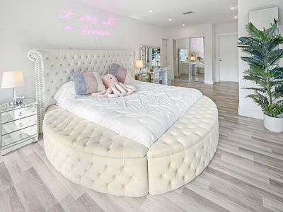 1460 Marseille Dr