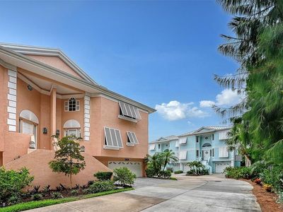 3942 Hamilton Club Cir #13