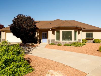 818 S Peartree