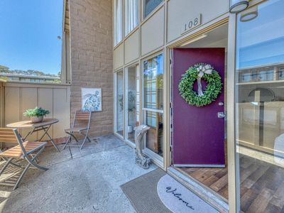 451 Dela Vina Ave APT 108