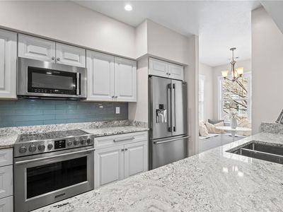 721 Sandringham Dr #721