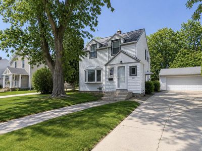 242 E Gauer CIRCLE