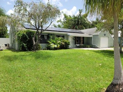 679 SW Belmont Circle