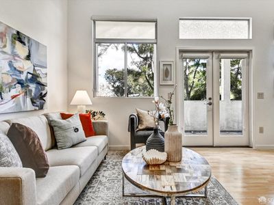 425 28th St Unit 202A