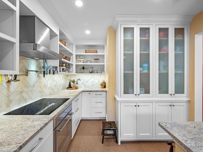 10 Dalton Ave APT 2