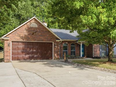 127 W Bank Dr