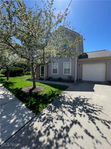 Property at 229 Huntsford Dr, Macedonia, OH