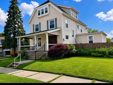 125 N F St