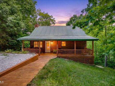 104 Maple Brook Ln