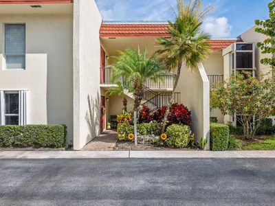 1801 Consulate Place #101