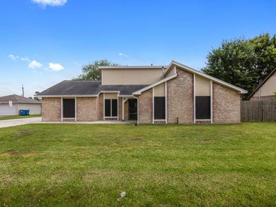 11214 Ashwood Dr