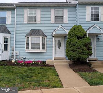 Property at 552 Applewood Ct, Upper Chichester, PA