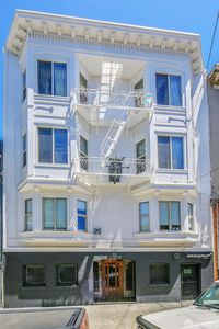 129 Julian Ave