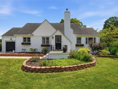 2192 La Grange Rd
