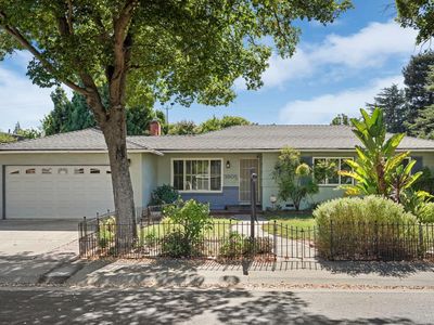 3805 Bonnie Ln