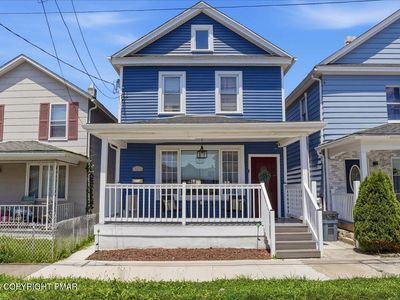164 E Ridge St