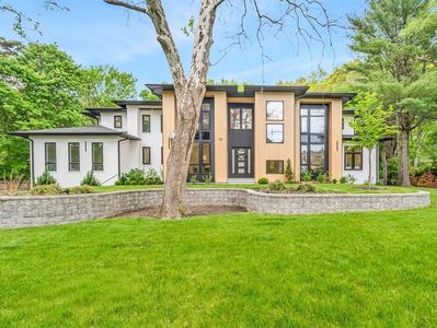16 Winchester Dr