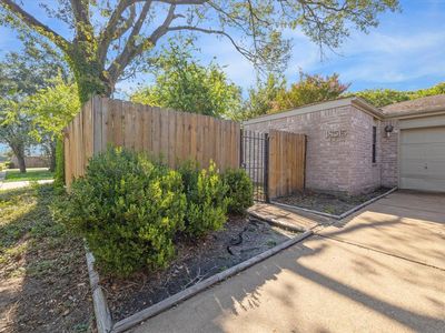 18515 Wood Glen Ln