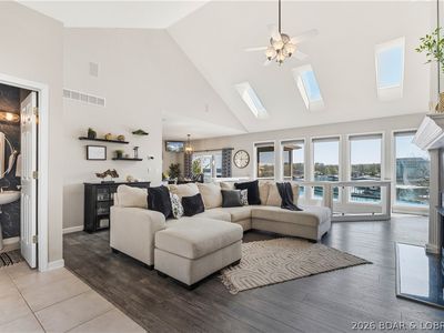 5500 Stone Ledge Cir