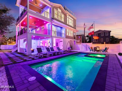 18 Mea Lane