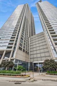 600 N Lake Shore Dr APT 2411