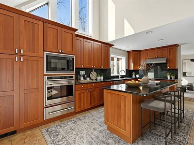 27 Ravine Road