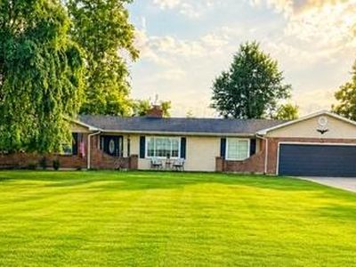 2821 Rose Acres Dr