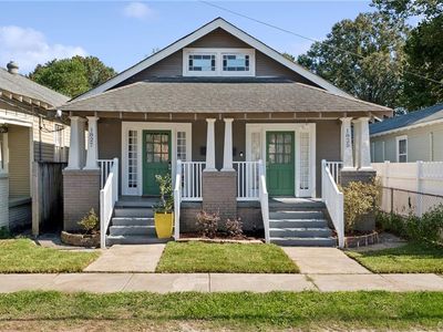 1825-27 Cambronne St