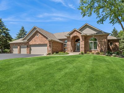 10907 Red Hawk Ln
