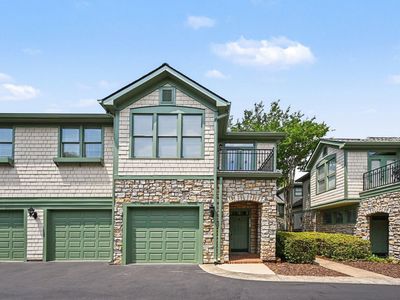 201 Presque Isle Ln