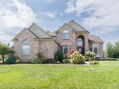374 Robert Ct