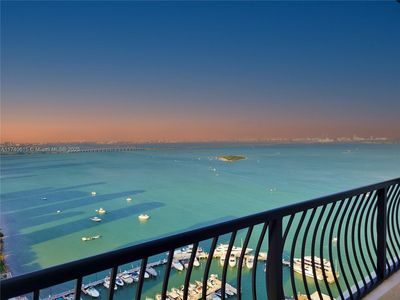 555 NE 15th St APT 33D