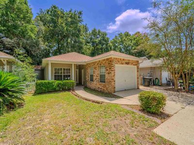 6102 The Oaks Ln