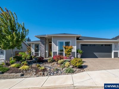 565 NW Crater Lake Dr