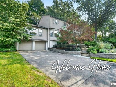 10 Lancaster Ct
