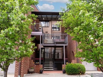 4 Millay Ct