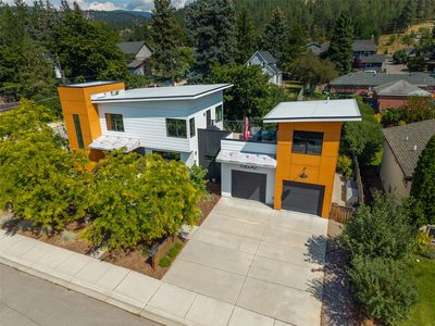 2250 Raymond Ave