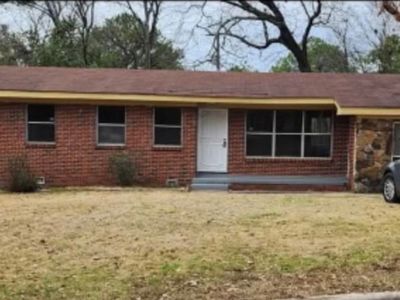 Property at 712 Oakland Dr, Fairfield, AL