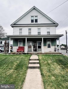 1137 W 1139 Main St