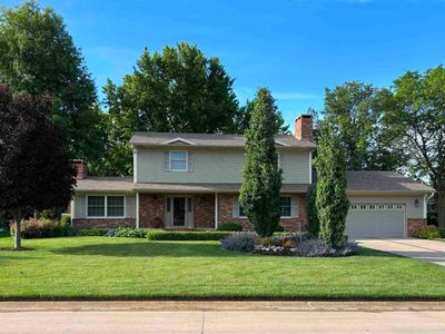 1205 Country Club Dr