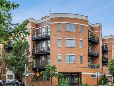 4150 N Kenmore Ave #401