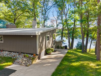 2824 Lakehill Dr